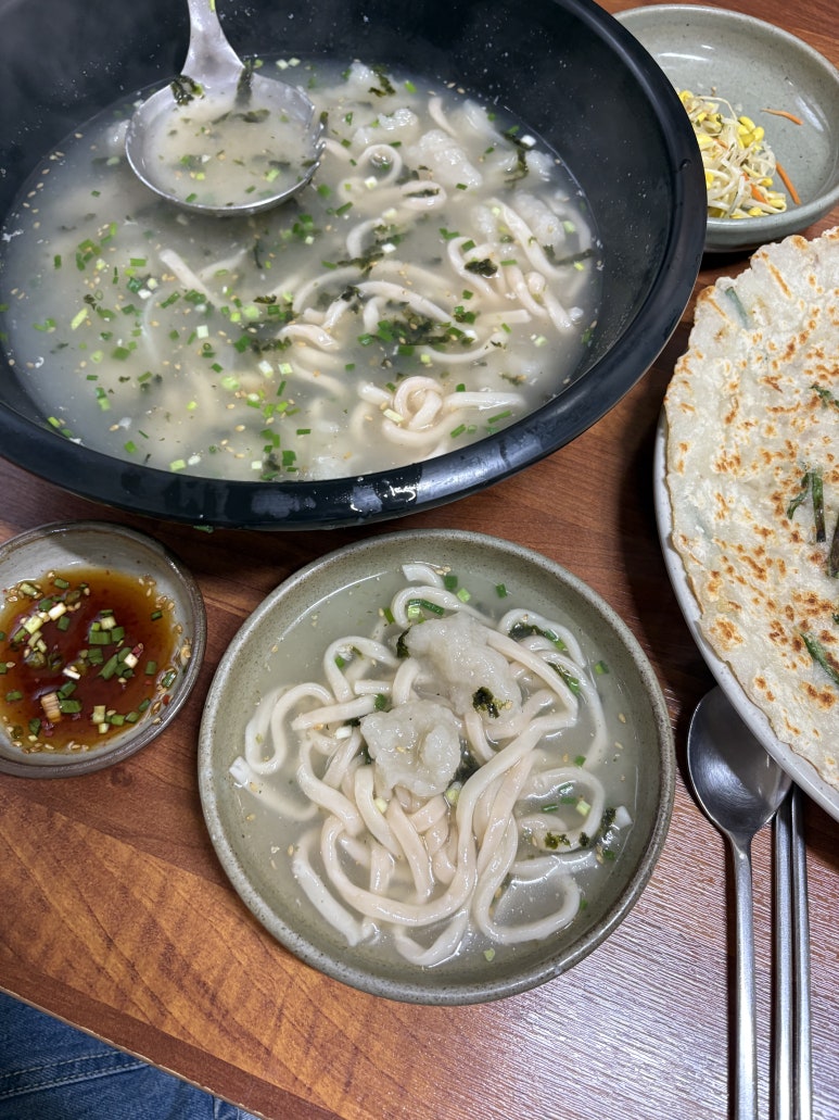 강원도래요 감자 옹심이와 감자전 한상